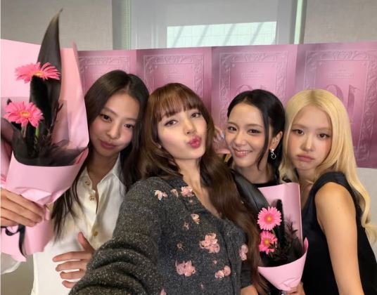 BLACKPINK今年迎來出道10週年。（圖／翻攝自IG@lalalalisa_m）