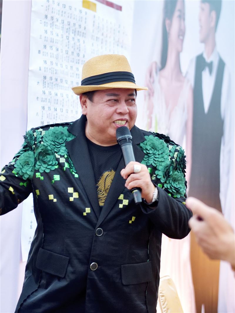 資深藝人黑面。(圖/翻攝自林佩儀臉書)