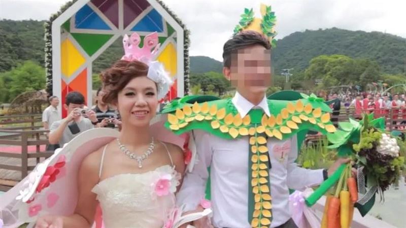 化身花花公主！姜厚任小24歲女友婚紗照曝