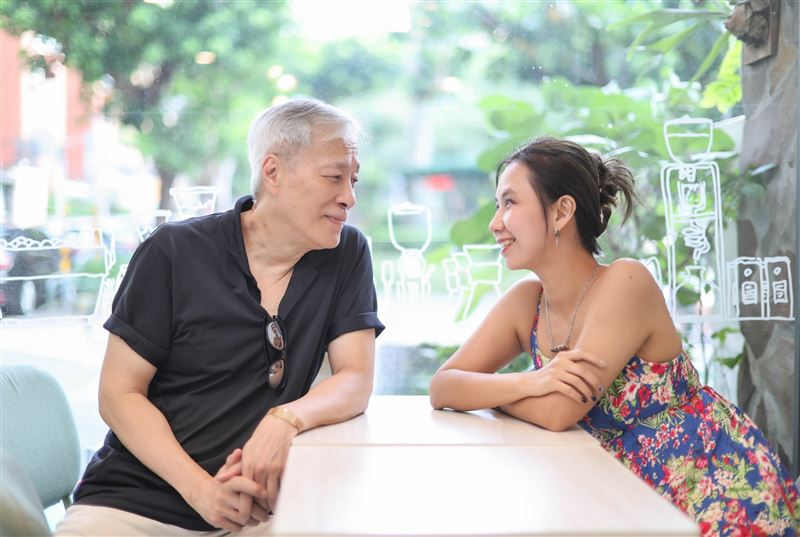 姜厚任認為人生無常,相遇就珍惜,能走多久算多久。(圖/記者鄭孟晃攝影)