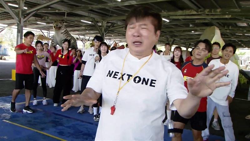 胡瓜被cue「抖胸舞」！竟意外變成抖肚舞