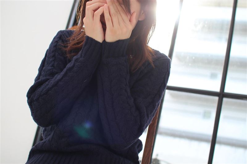 一名性侵慣犯出獄後再度犯案,強拖警衛室女員工去後方房間性侵。(示意圖,photoAC)