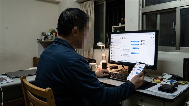 男子為了討債,因找不到借款人,竟透過臉書,傳給對方姊姊及媽媽,恫稱「會帶我好兄弟去幫你們拜年」。(示意圖/AI製圖)