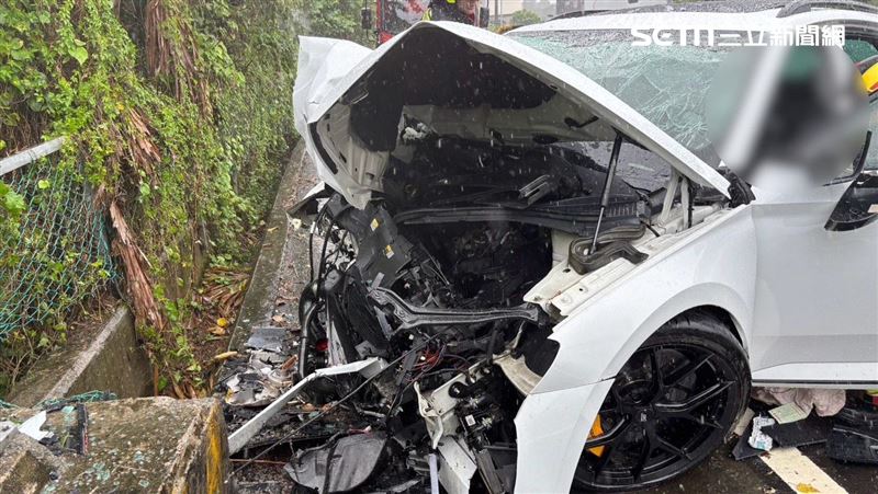 苗栗台3線死亡車禍!過彎撞燈桿1死1重傷