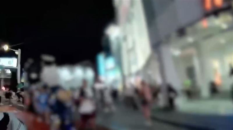 西門町街頭表演一半!怪伯狂唸:喵喵喵