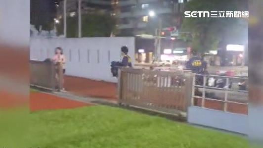 消防員接獲報案狂奔抵達現場救人