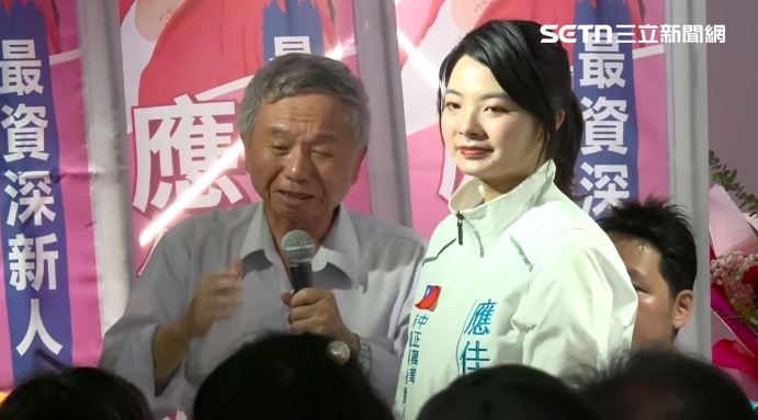 應佳妤以無黨籍身分代母出征,國民黨籍前衛生署長楊志良到場力挺(圖/翻攝畫面)