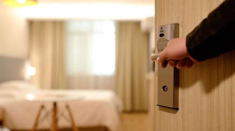民宿扯「訂價過低」逼補3.3萬！秒遭停業