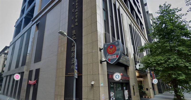 台北市警局大安分局敦南派出所前副所長鄭晋東卸任後忘了帶走藏在辦公室抽屜的子彈。(圖/翻攝Google Maps)