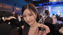 南珉貞返韓奪「年度啦啦隊員獎」中文淚謝