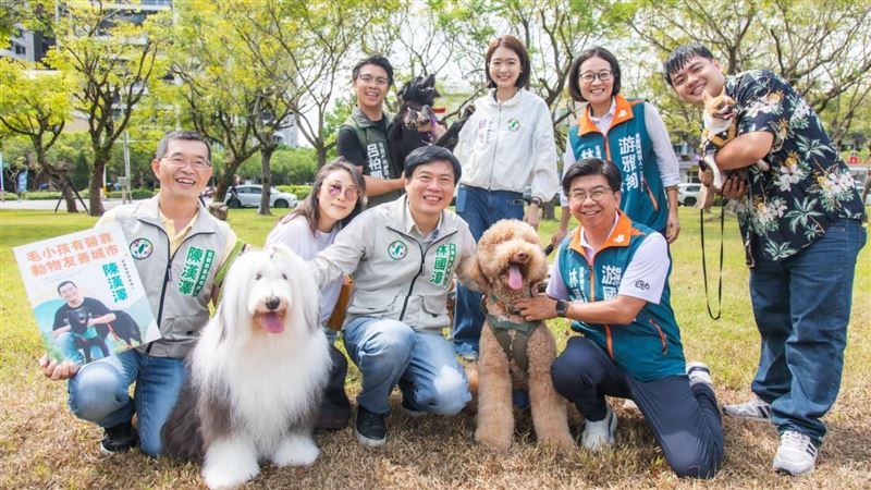 林國漳與宜蘭隊偕毛小孩發表寵物政策