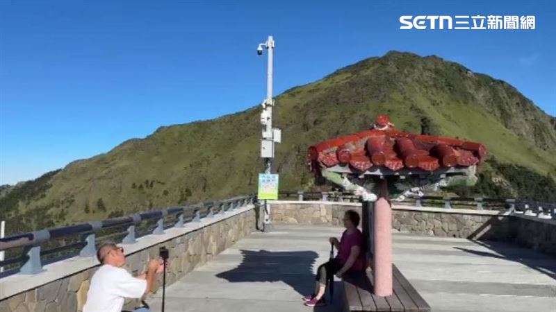 合歡山武嶺是旅遊熱門景點,夏天避暑,冬天追雪