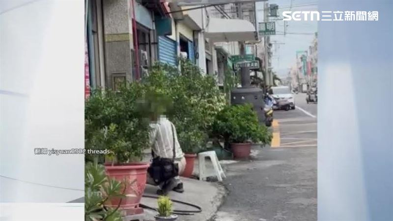 民眾直擊宅配員用繩索吊掛方式把包裹送上三樓。(圖/翻攝自Threads @yisyuan0902)