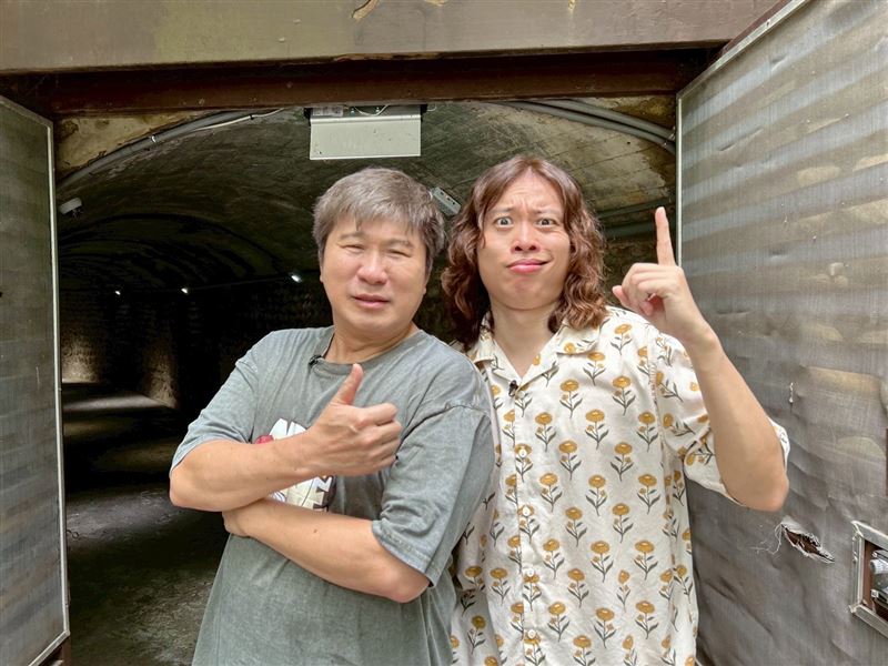 胡瓜訪問賤葆。(圖/《下面一位》提供)