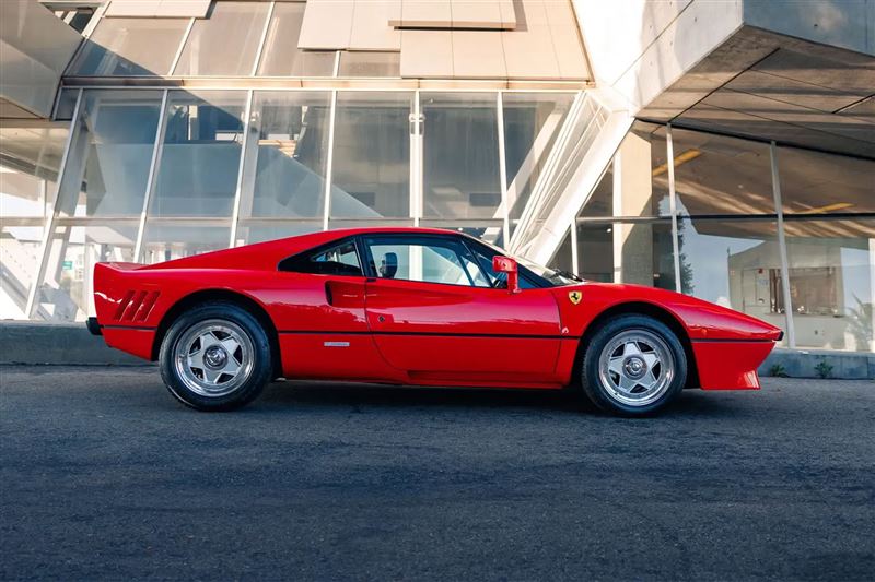 1985年法拉利288 GTO預估成交價高達900萬至1,100萬美元。(圖/翻攝RM Sotheby’s網站)