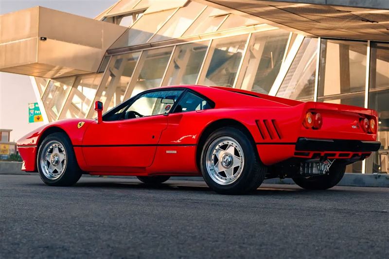 1985年法拉利288 GTO當年僅生產272輛。(圖/翻攝RM Sotheby’s網站)