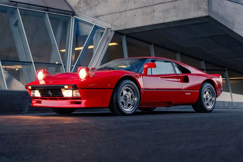 1985年法拉利288 GTO限量超跑。(圖/翻攝RM Sotheby’s網站)