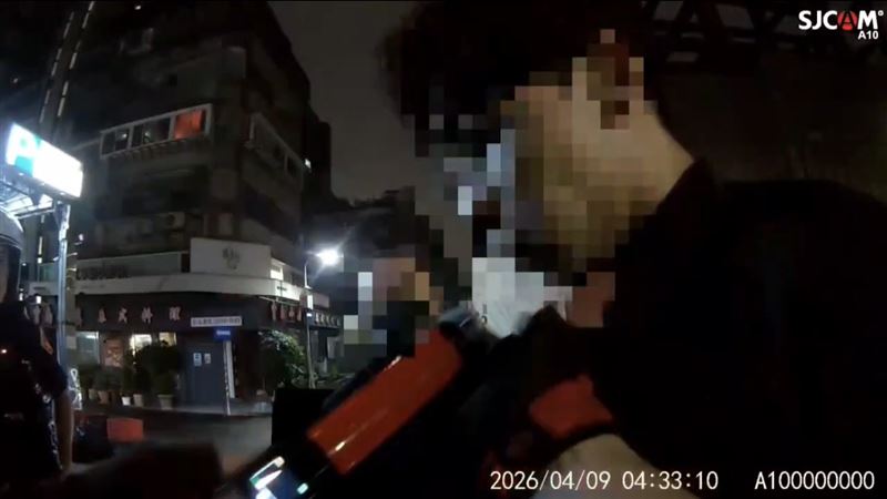 男子稱自己依規定叫代駕並在停車場等待,沒想到卻當場遭到員警攔查並移送送辦。(圖/翻攝畫面)