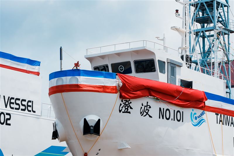 國家海洋研究院100噸級與300噸級海洋基礎資料調查船「澄波 NO.101」與「澄波 NO.102」今(11)日舉行下水典禮(圖/總統府提供)