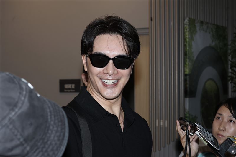 謝佳見現身王凱告別式。（圖／記者田俊彥攝影）