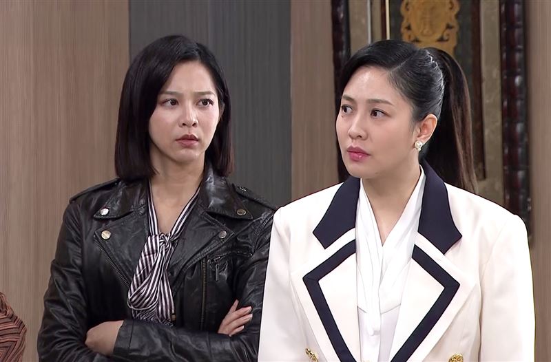 王丁筑（右）透露蔡祥私下熱心助人，跟角色一樣帥氣。(圖／台視提供）