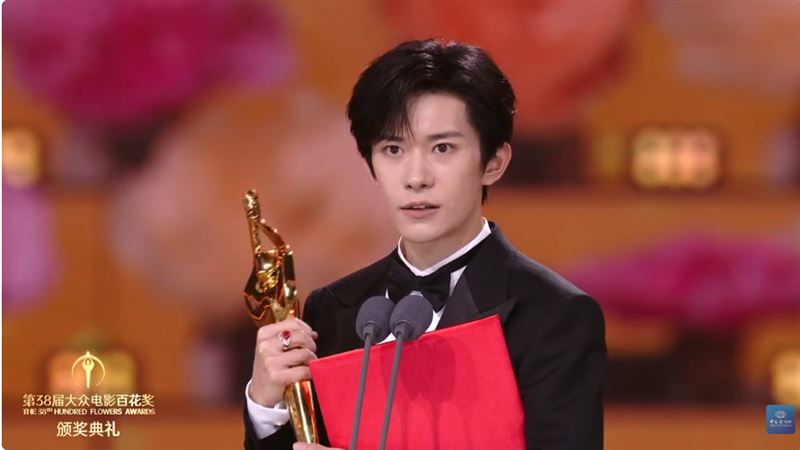 25歲易烊千璽憑《小小的我》已是百花獎、金雞獎雙料影帝。（圖／翻攝自第38屆百花獎頒獎典禮）