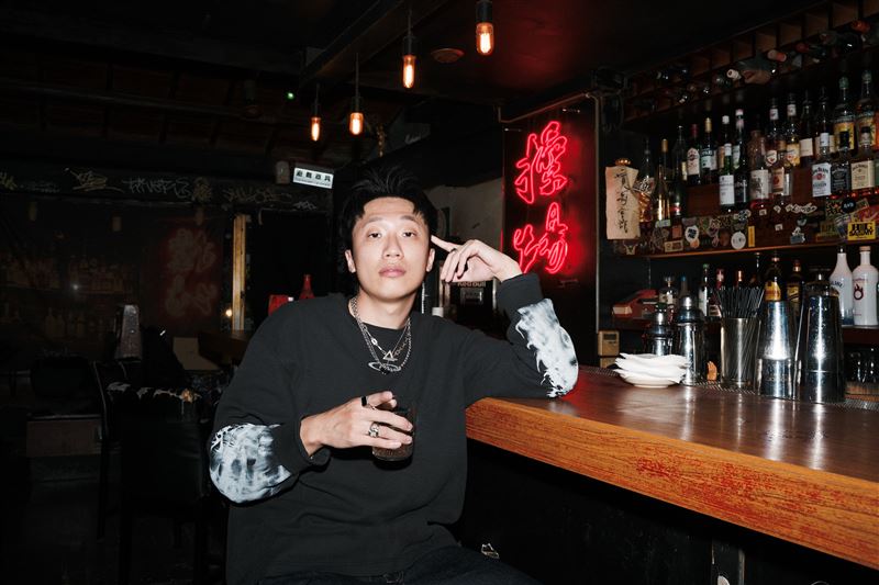 李瑞自曝酒量差,喝3杯就倒。(圖/Leerix李瑞提供)
