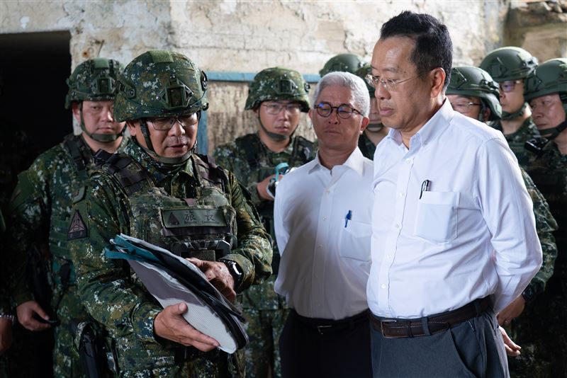國防部長顧立雄今(11)日赴桃園地區，視導「漢光42號」實兵演習部隊。（圖／國防部提供）