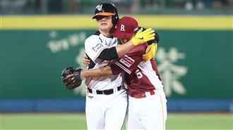 陳鏞基回家鄉打滿　教頭讚首局敲安是關鍵