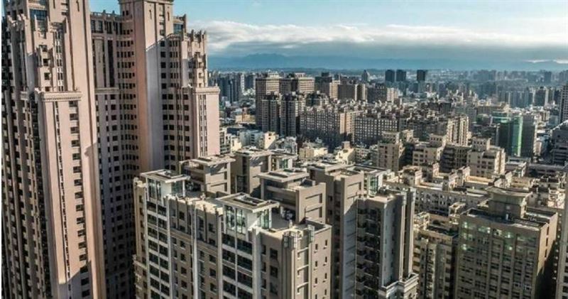 高雄預售屋市場呈現兩極化發展，高單價、低單價成交都增加，但高雄2字頭預售屋只剩不到1成。（圖／報系資料庫）