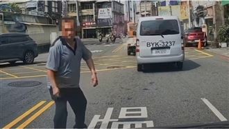 砍人遭打死！網紅轟家屬：誰會帶刀拍車窗