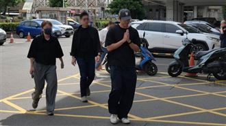 修杰楷閃兵蒸發數千萬　搭豪車進億級豪宅