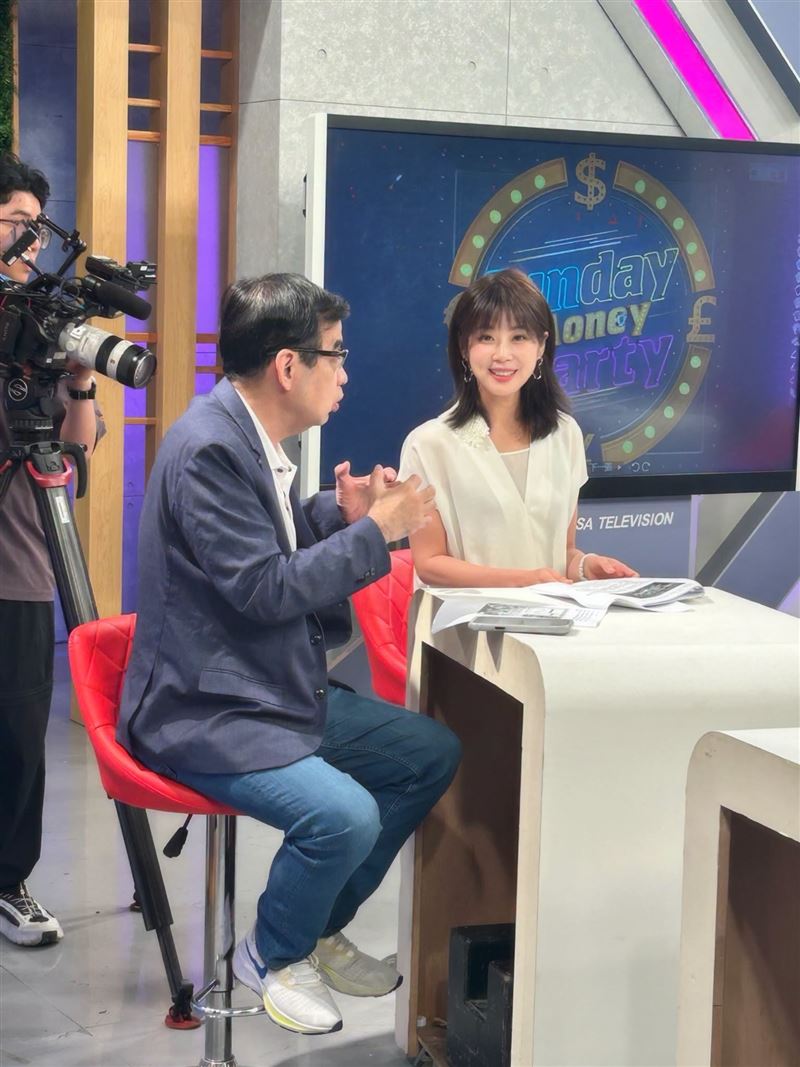 邱沁宜接受韓國電視台訪問。(圖/翻攝自臉書)