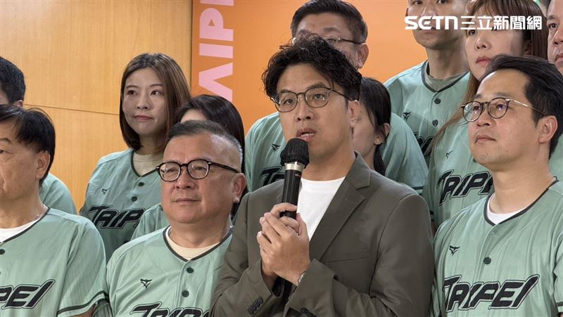 「捷運站盥洗」遭猛攻　沈伯洋1句神回