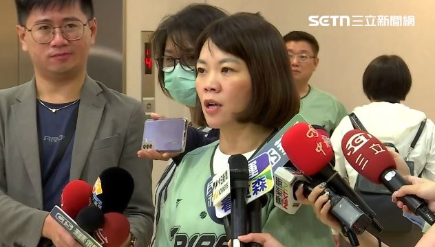 簡舒培表示,如果李政軒在台中市政府洩密,在台北市府有沒有洩密?蔣萬安應該出來說清楚,不要再蓋牌(圖/翻攝畫面)