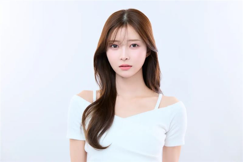 日本新生代人氣女星松川星即將來台,這也是她首度公開亮相。(圖/翻攝自IG @akarin__rin)
