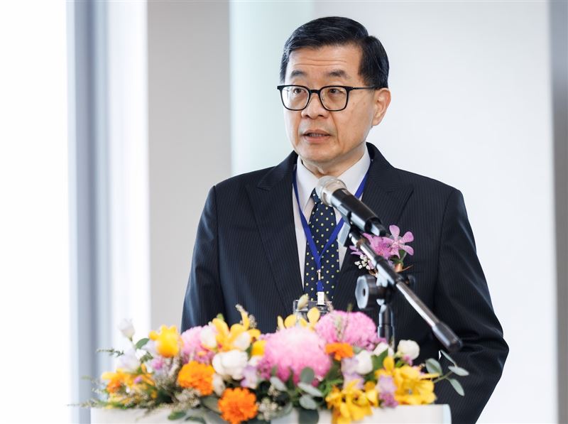 根基營造董事長袁藹維表示,全力投入預鑄事業緊密扣合集團 ESG 永續目標,透過營建工業化顯著減少現場碳排與廢棄物,為台灣營建生態提供更穩定、低碳的最佳解方。(圖/冠德集團提供)