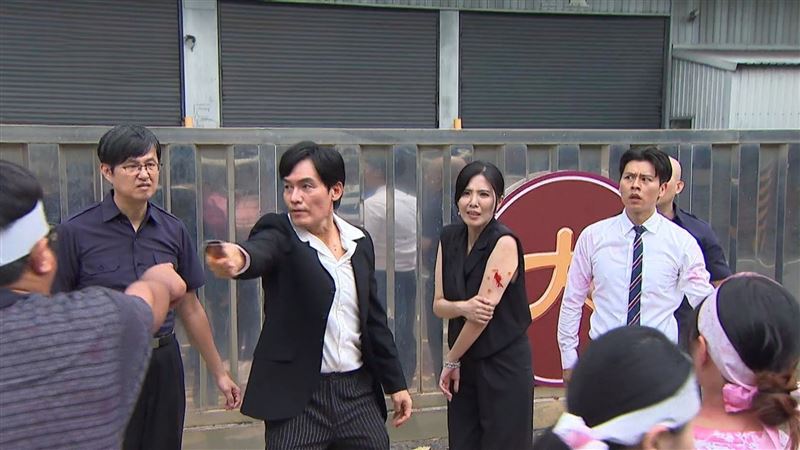 《針線緣》用AI技術替霍正奇回春。(圖/三立提供)