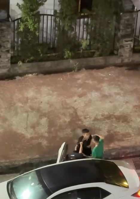 民眾目擊押人男子喊:「不上車就開槍」等語,嚇得立即報警。(圖/翻攝自Threads @eric__0403)