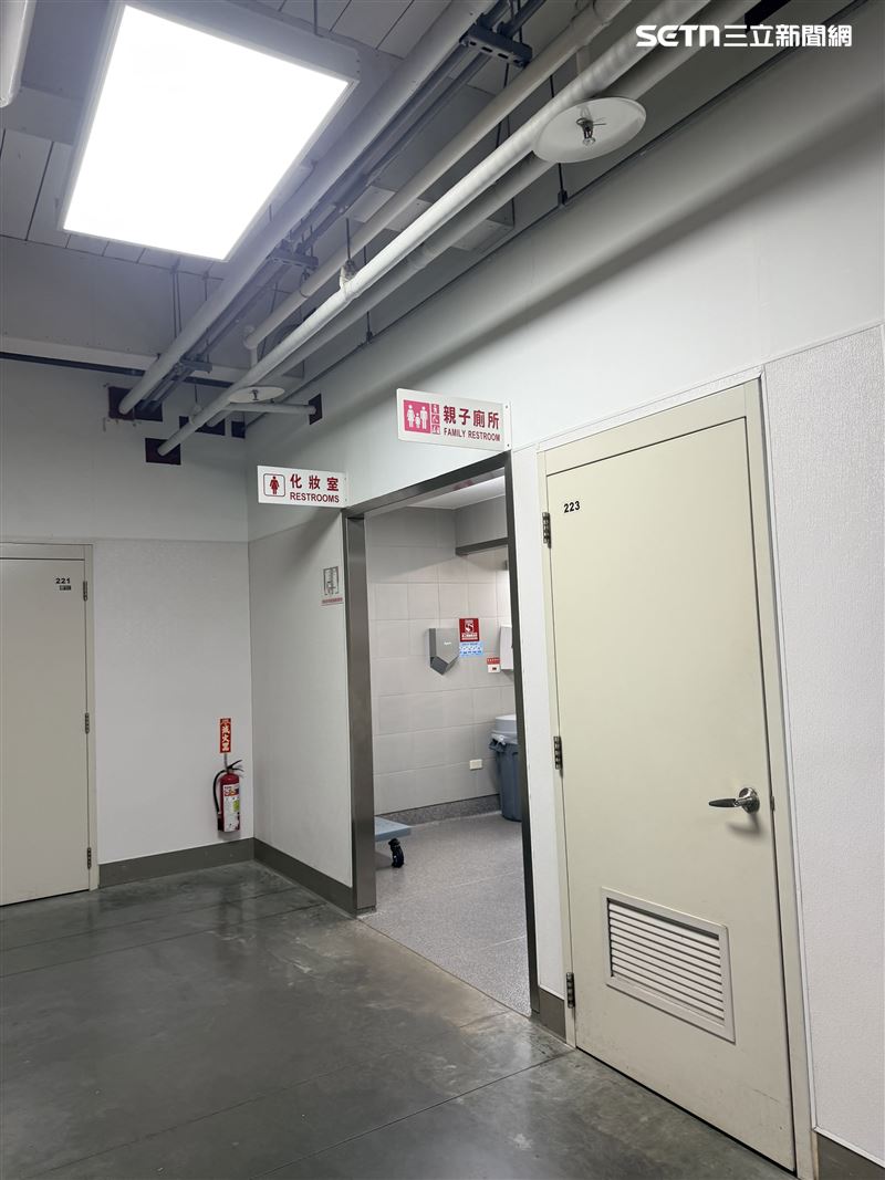 新莊好市多提供親子廁所。(圖/網友09.ppppp_提供)