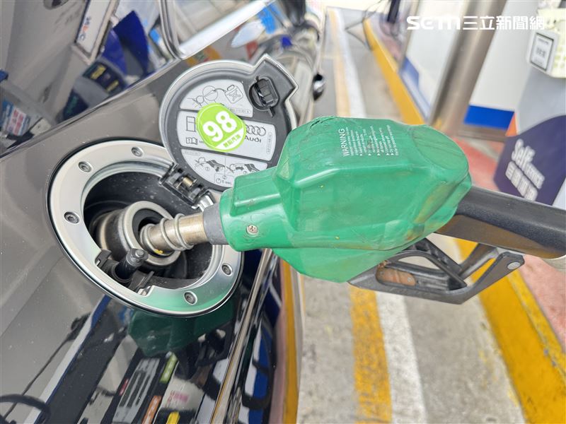 油箱蓋的位置,主要取決於車輛設計。(圖/記者鍾釗榛攝影)
