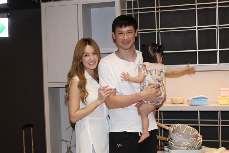 劉雨柔跟老公合體粉碎婚變傳言。(圖／記者鄭孟晃攝影）