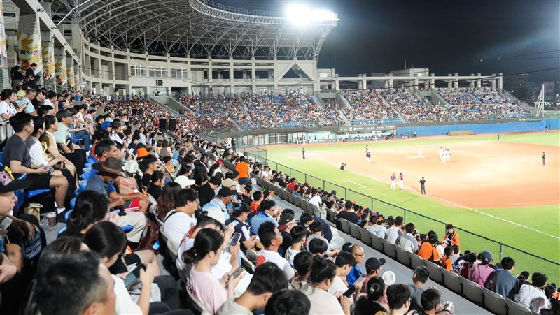 陳鏞基台東引退系列賽吸引6341人進場。(圖/統一獅提供)