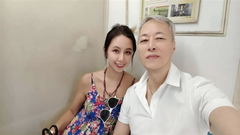 姜厚任和小24歲女友陳苡孋公開戀情後掀起陣陣漣漪。臉書