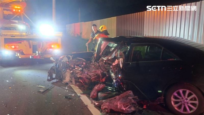 高雄大寮區鳳林二路昨天凌晨發生死亡車禍。(圖/翻攝畫面)
