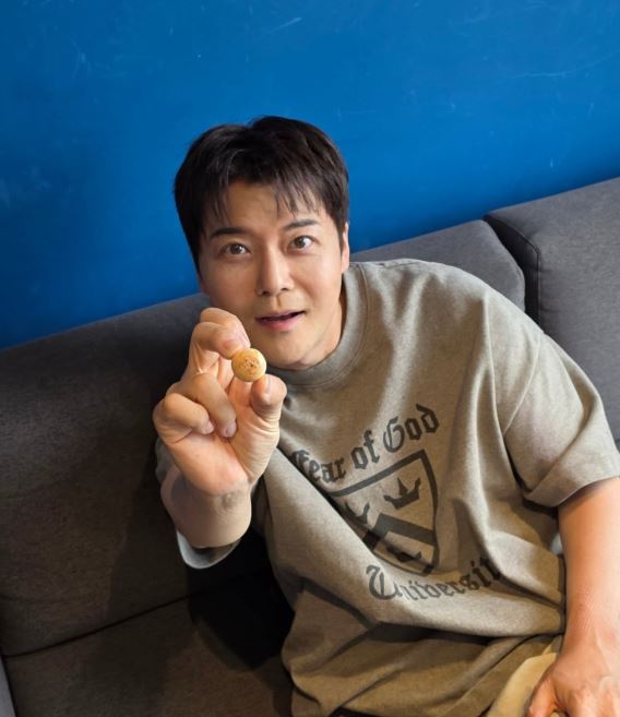全炫茂以涉嫌違反《醫療法》的身分接受調查。(圖/翻攝自IG@junhyunmoo)