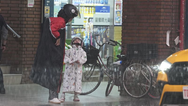 新／11縣市大雨特報　一路下到晚上