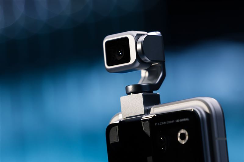 HONOR Robot Phone業界首創鈦合金靈巧雲台,達到業界最高精度、最輕重量、最快轉速、最強扭力密度