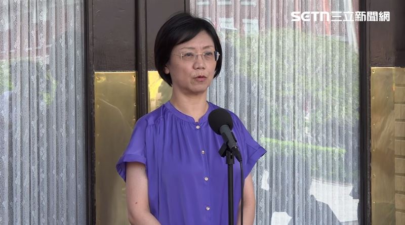 翁曉玲認為,軍人投共的刑法條文修正案中,原訂判處7年以下的刑責太重,主張應改為5年以下,「這樣的好處是如果行為情節不是很嚴重,還可能有易科罰金的機會」。(圖/翻攝畫面)