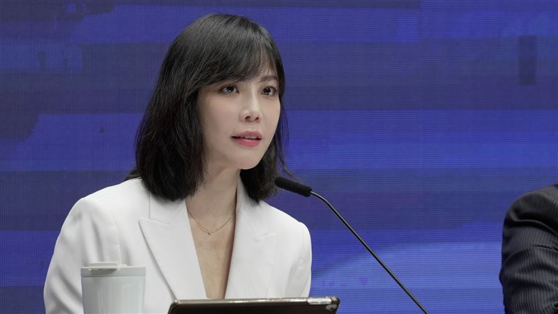 行政院發言人李慧芝今(13)日主持院會後記者會。(圖/行政院提供)